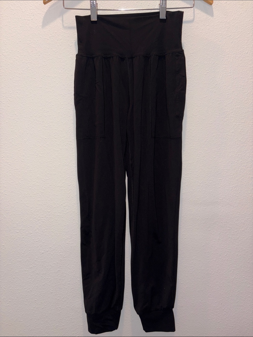 Athleta Black Salutation Jogger Pants
